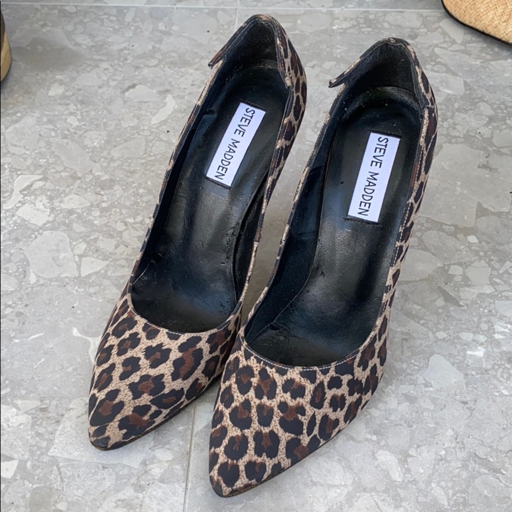 Steve Madden pumps